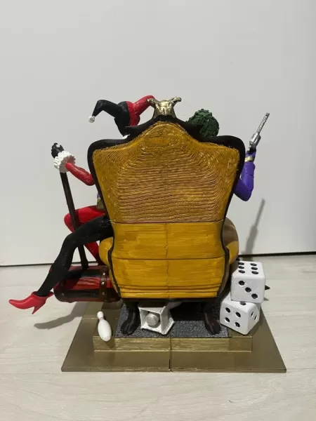 Joker and Harley Quinn Diorama - Image 4