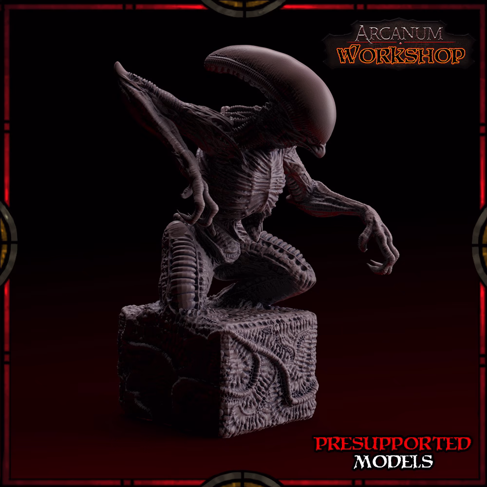 Alien Statuette