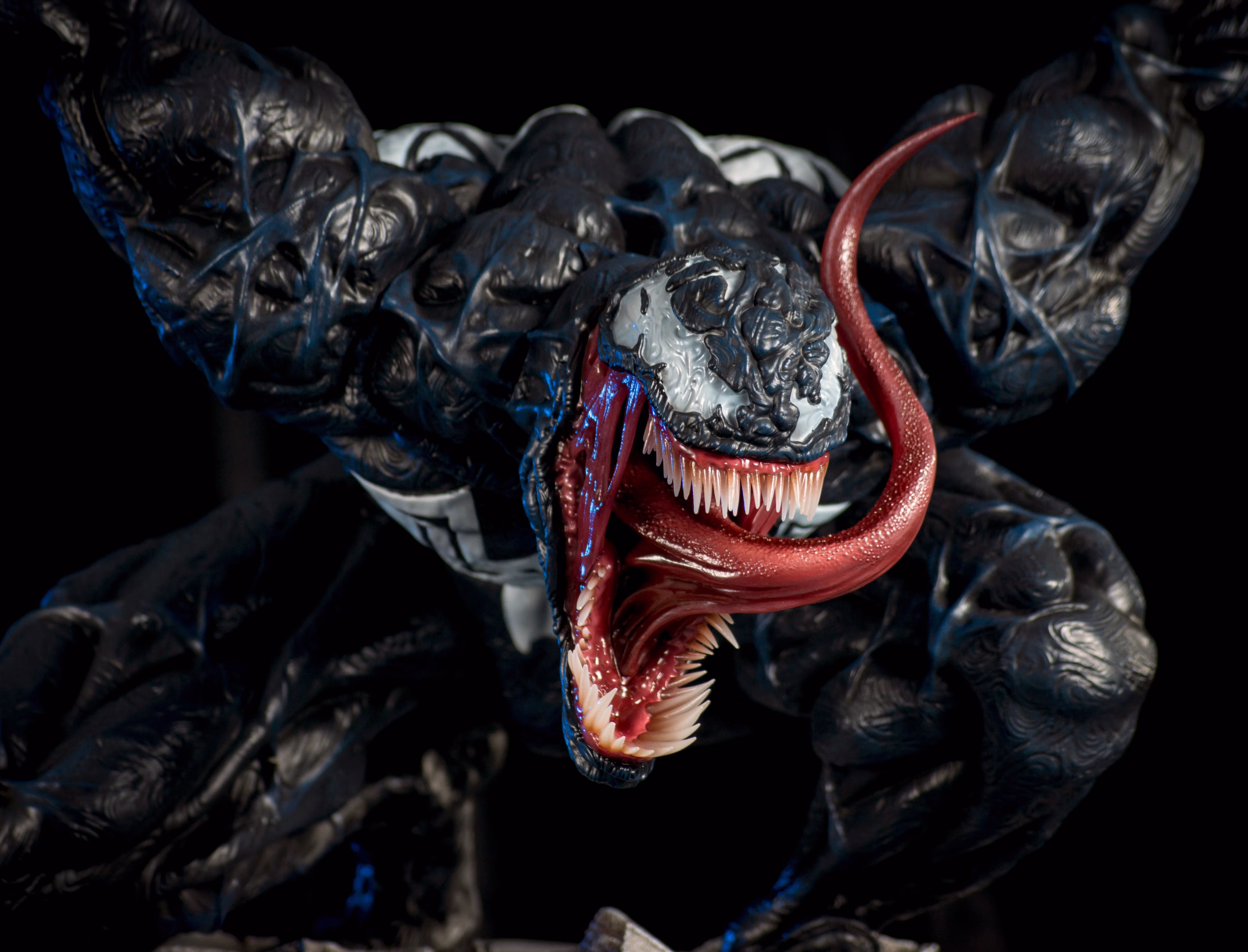 Venom - Image 6